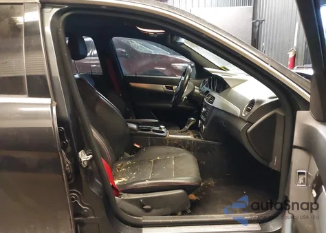 2013 Mercedes-Benz C 300 Luxury 4Matic/Sport 4Matic from USA, damaged, VIN WDDGF8ABXDG074914